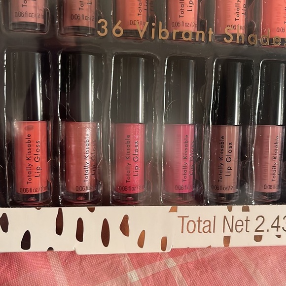 🎈SALE🎈🎀#40.VIBRANT SHADES MAKEUP / LIPGLOSS KIT🎀 - Picture 6 of 7